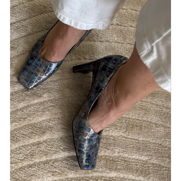 Bellini Shoes - Bellini Blue Gold Croc Print Square Toe Heels Size 9. Angled toe box chunky heel